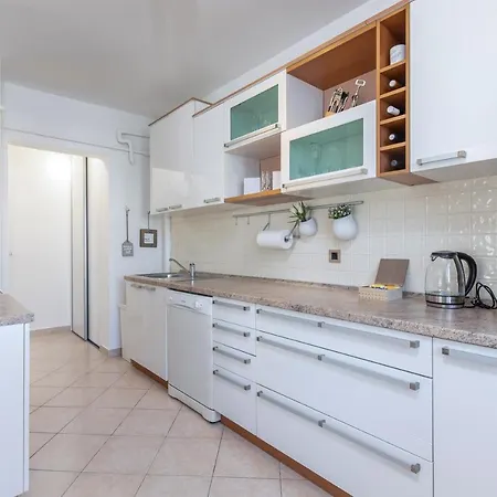 Apartman In *